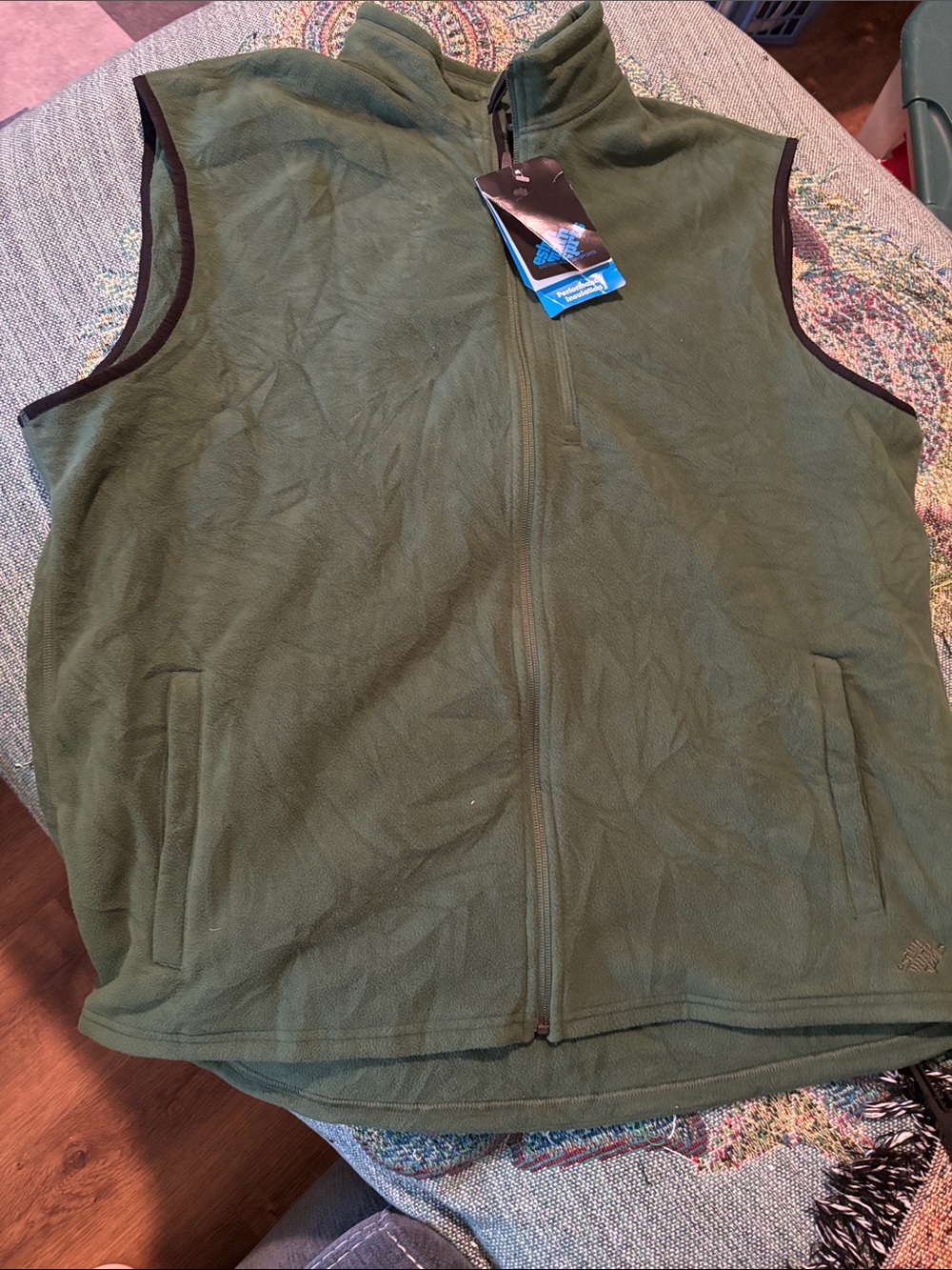 Eastern Mountain Sports Olive Green Fleece Vest. NWT. MED